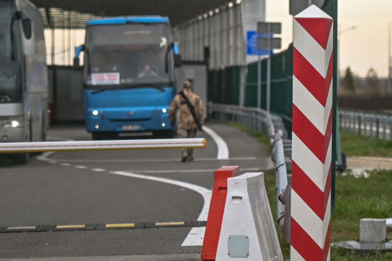 Сповільнення пропуску на кордоні через нову систему EES