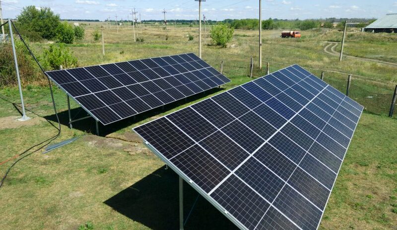 Єгипетські вчені створили самоочисні сонячні панелі