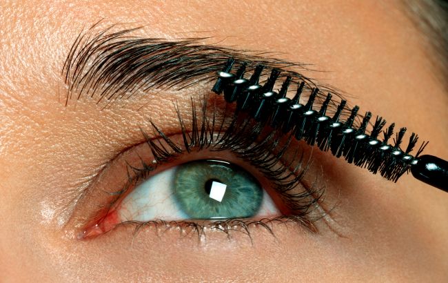 Яка туш для вій ідеальна для зими?