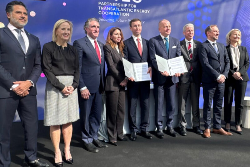 Нафтогаз домовився про нові поставки LNG в Україну