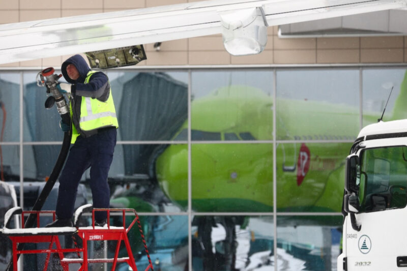 Кризові явища на ринку авіапального в Росії