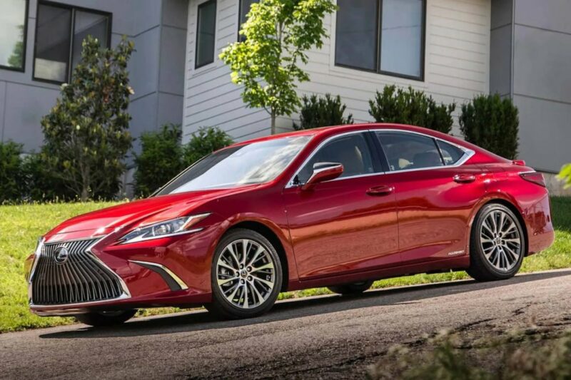 Гібридний Lexus ES 300h подолав 750 000 км без поломок