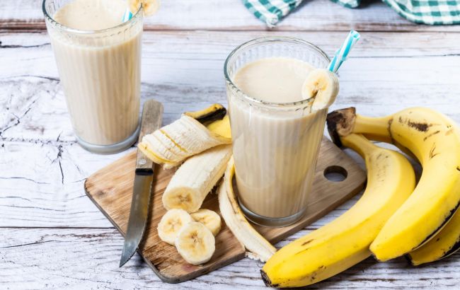 Чому не варто додавати банани у смузі?